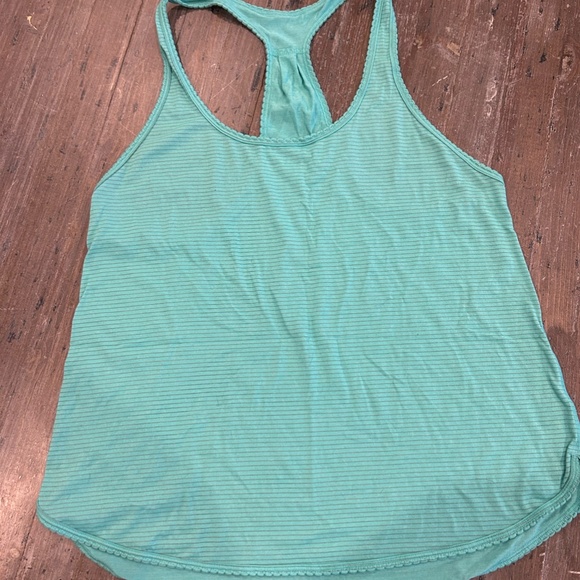 Lululemon - Tank Top Racerback - Picture 3 of 3